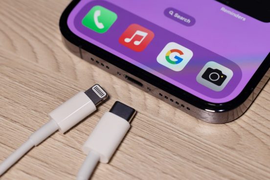 アップルはiPhone 15へのUSB-C採用を笑顔で発表？ しかし社内では懸念がありそう