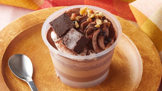 チョコ好きに捧げる逸品！ ミニストップから「ベルギーチョコパフェ」「無限くりーむロール ベルギーチョコクリーム」新登場