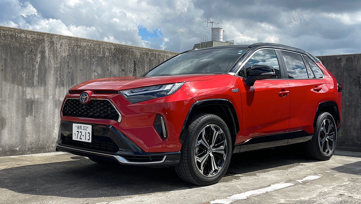 改めてトヨタの「RAV4 PHV」に乗って考える、ほかのSUVとの差は？