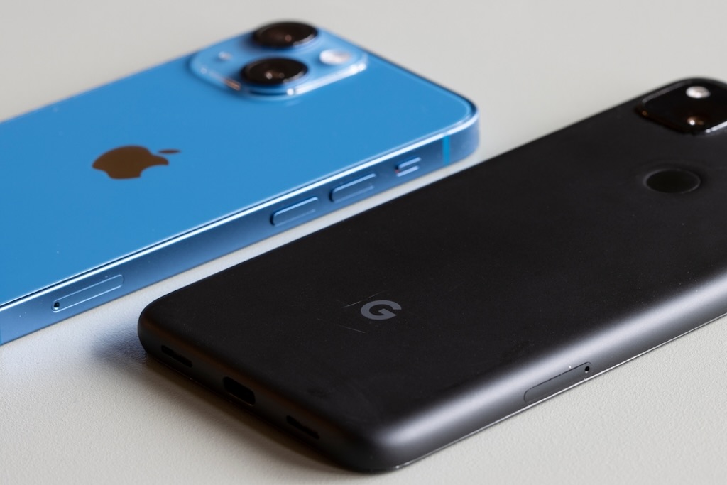 iPhoneとAndroid、どちらが人気？ 米の10代を調べたら歴然とした差が出ていた