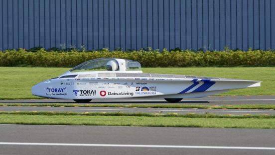 3000kmのデスロードを太陽光だけで疾走！ 世界最高峰のソーラーカー耐久レースで世界一奪還を誓うチームの秘策とは？