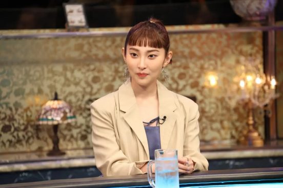 家入レオがマッサージ店での衝撃的体験を告白！上半身裸の菊地亜美がとったある行動とは『人志松本の酒のツマミになる話』