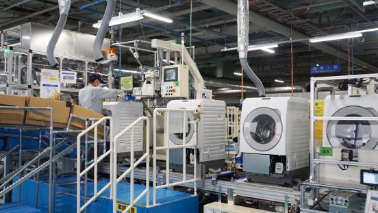 最新鋭の「グローバルマザー工場」ってどんな感じ？ パナソニック洗濯機の信頼を支える静岡工場に行ってきた