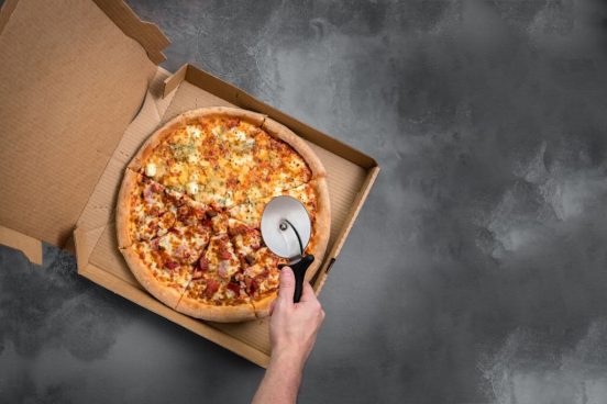 どうしても盗み食いしたくなったら…。米ピザ屋のシェフが禁断の方法を公開