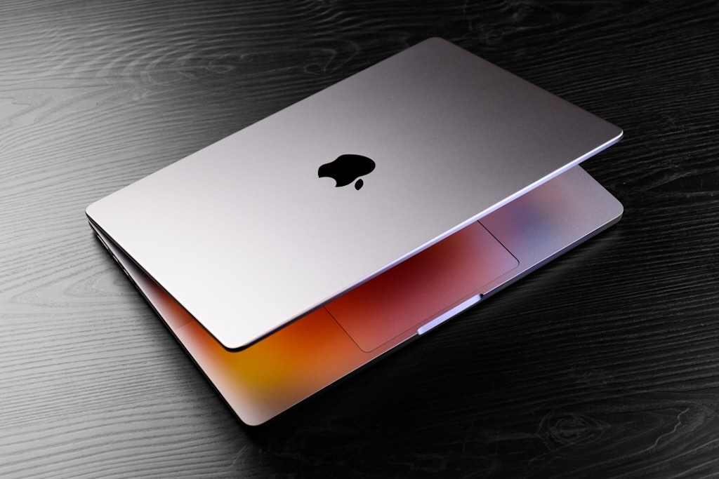 「セルラー通信対応MacBook」が2028年に登場!?