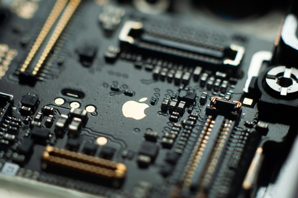 ついに断念!?  不透明感を増すアップルの「5Gモデム自社開発」