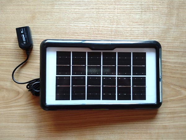 電池も電源も不要!? ヒラキ、太陽光さえあればなんでもすぐに充電できる「ソーラー充電パネル」
