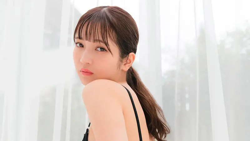 黒嵜菜々子（Peel the Apple）が大人な黒ビキニでスレンダー美ボディ披露『BOMB Love Special 2023 #3』【独占カット】