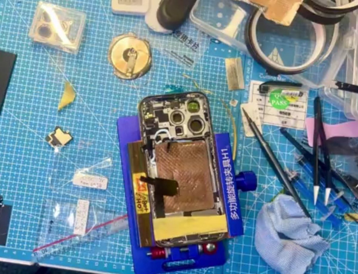 「iPhone 15 Pro」に冷却システムを追加したら…。中国のクリエイターが実験