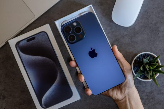 iPhone 15 Pro Maxを4台注文したら60台送られてきた！ 合計価格は1400万円以上