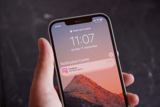 スマホの「プッシュ通知」を政府が知りたい!? 米議員が警鐘