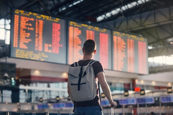 パスポートも航空券もビザもなし！ 世にも奇妙な密航者が米で見つかる