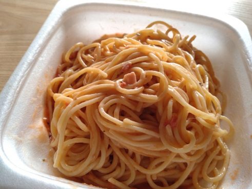 ミシュランシェフがコンビニパスタを監修すると…「7種チーズ使用！ 濃厚チーズソースと完熟トマトのパスタ」