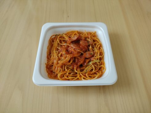隠し味はマーガリン?!  リニューアルした「ファミマ・ザ・ナポリタン」