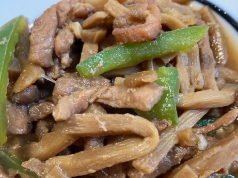 ごま油とオイスターソースが好！ ファミマの冷食チンジャオロース