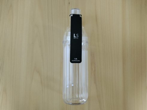 ベルメゾン「横置きできる！ ガラスのような透明感の冷水ボトル・麦茶ポット」は分解できるパーツで衛生的
