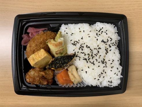 人気おかずが集結！ ローソンの「おかずいろいろ幕の内」で心満たされるランチタイムを…