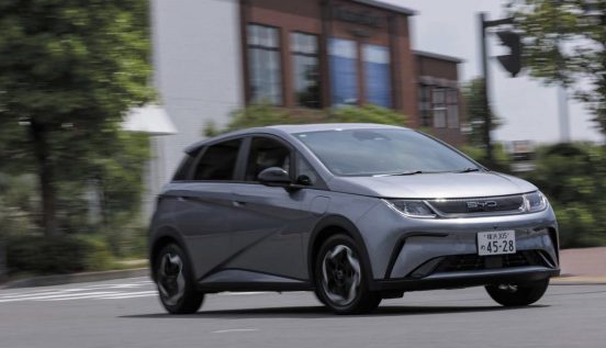 輸入EVの「黒船」本命か!? 個性あふれるBYD「ドルフィン」試乗レビュー
