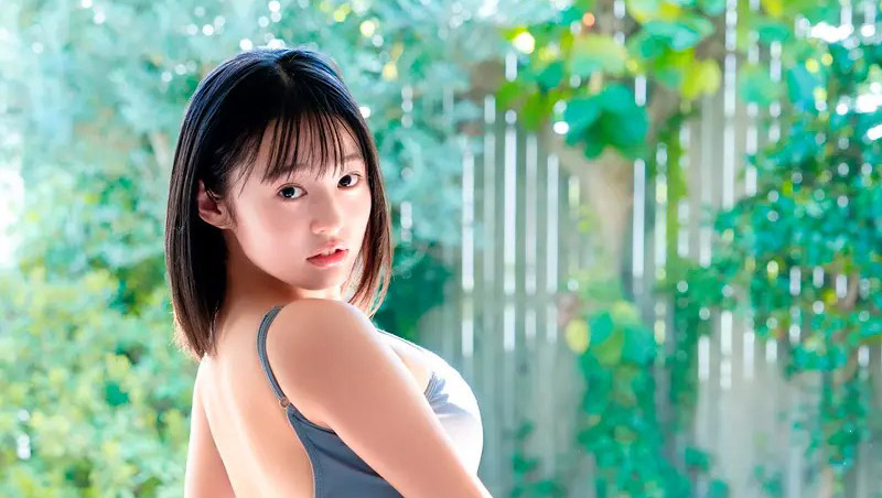 「美少女図鑑AWARD」3冠・白濱美兎がワンピース水着で圧倒的透明感『BOMB Love Special 2023 #3』【独占カット】