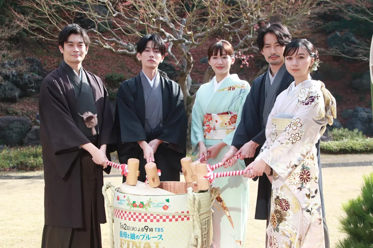 綾瀬はるか「新年ほっこりと優しく温かい気持ちになっていただけたら」上白石萌歌は井之脇海の号泣エピソードを明かす『義母と娘のブルースFINAL』制作発表