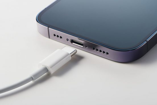 iPhone 15 Pro Maxは純正品かMFi認証済みUSB-Cケーブルで充電すべし！ それを裏付ける写真が公開