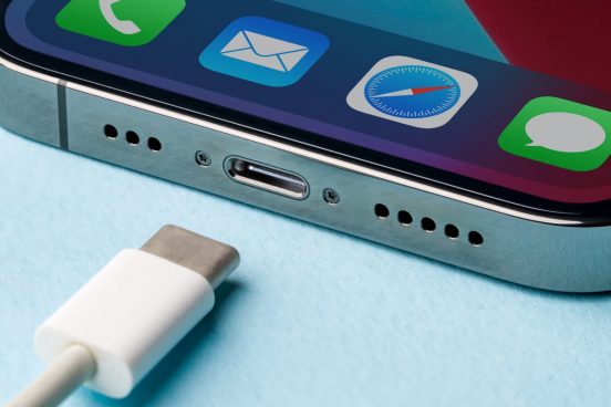iPhone 15のUSB-Cポート、「外付けディスプレイに表示」から「他のデバイスを充電」まで！ 様々な使い道のご紹介