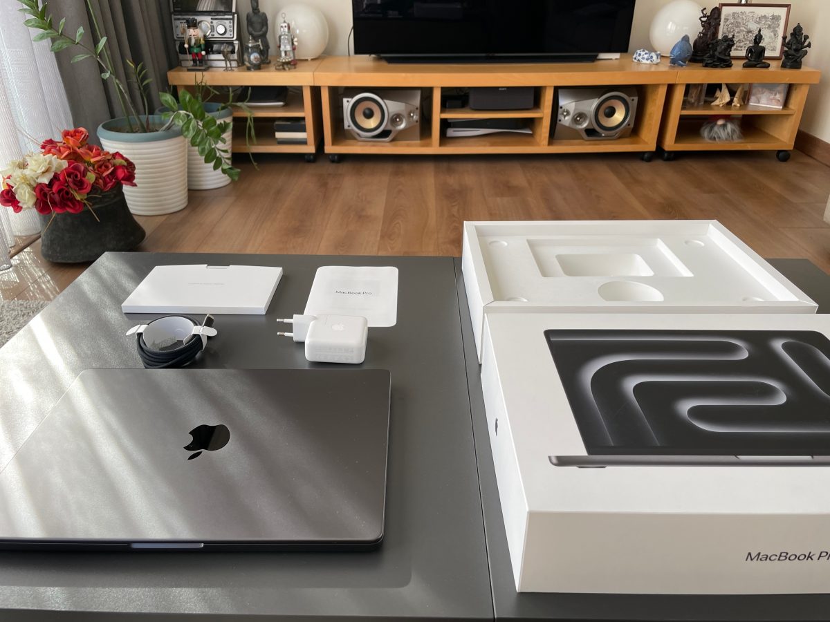 M3 Max MacBook Proの内蔵ストレージを8倍に増量！ 自力で改造した猛者現る