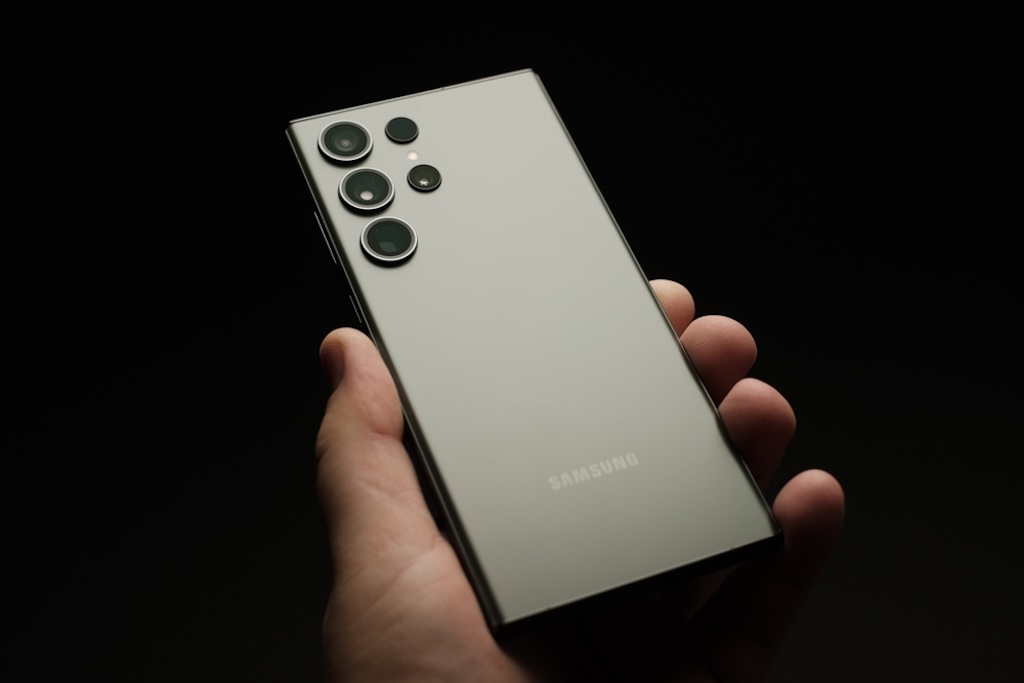 お先にどうぞ。正式発表直前に「Galaxy S24 Ultra 開封の儀」が動画で流出！