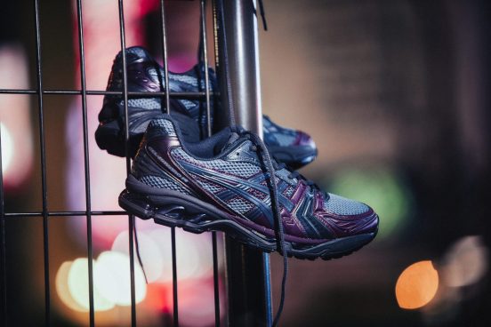 夜の街を謳歌するナイトライフなイメージ。アシックス「GEL-KAYANO 14」atmos別注モデルが登場