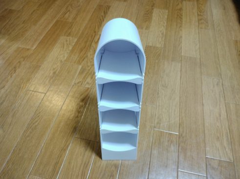 ベルメゾン、1か所にまとめて整理できる「水筒・タンプラー用収納スタンド」