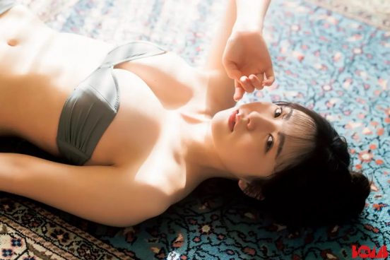 西野夢菜がビキニ姿で色白柔らかボディ披露【独占カット】