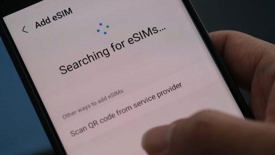 ついに異なるメーカーのAndroidスマホ間でeSIM転送が可能に！ Galaxy S24 Ultraで確認されました