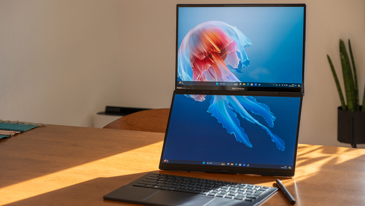 ASUS「Zenbook DUO」は2画面ノートPCだけど「普段通り使える」のが実は革新的