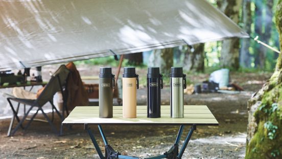 サーモス アウトドアシリーズから炭酸対応ボトルと、人気の保冷缶ホルダー新モデルが登場