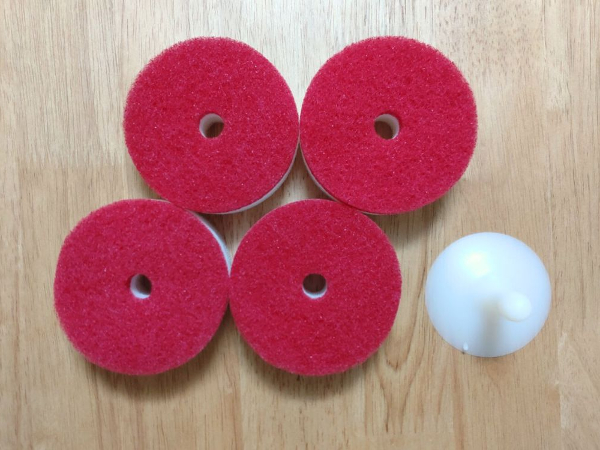 ニッセンの、浮かせることで清潔をキープする「POCOキッチンスポンジ」
