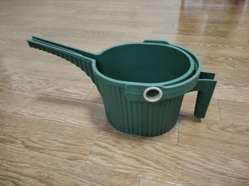 ベルメゾンで見つけた、水やりが楽しくなる「バケツのようなおしゃれなジョウロ ガーデンビートル」