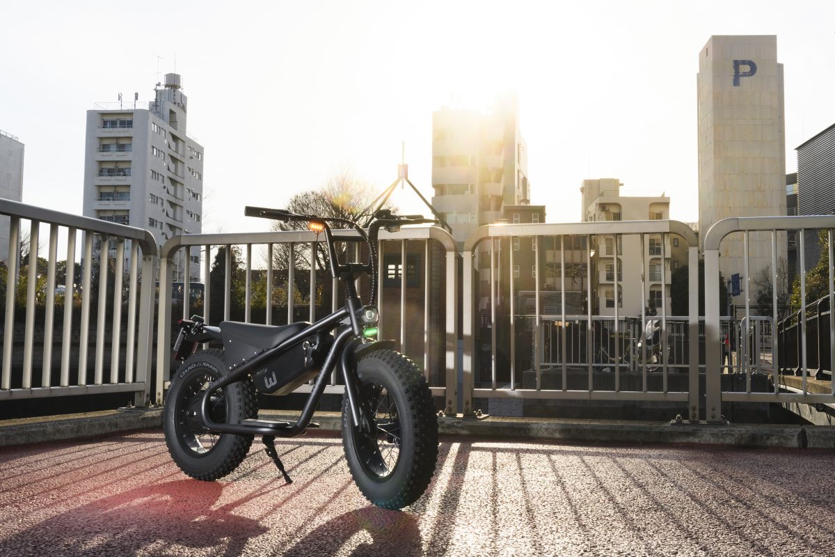 バイクとも自転車とも違う。特定小型原付のWO BIKES「WONKEY」に乗ってきた