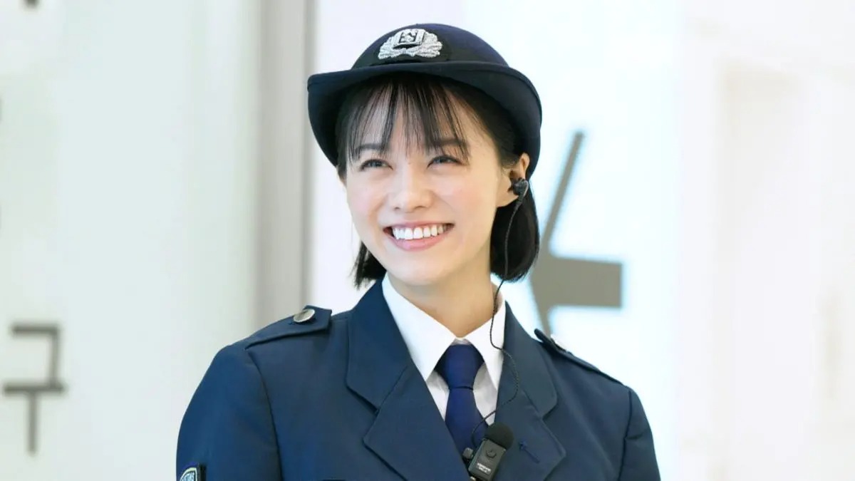 “CA”生見愛瑠＆“ドクター”王林が「空の上の突破劇」で迫真の演技「空港税関」に志田彩良＆柄本時生、「突破交番」に古田新太も登場『THE突破ファイル』2時間SP