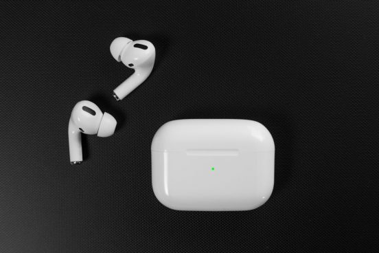 Appleがカメラ付きAirPodsを検討中？ スマートグラスも開発検討中かも
