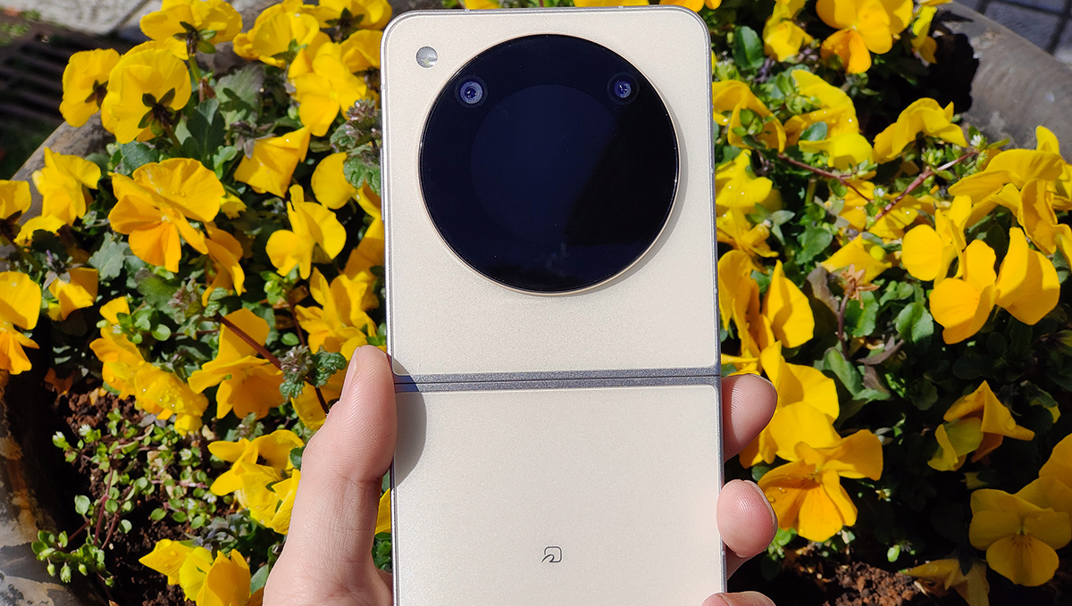 4万円弱ならあり！折りたたみスマホ「Libero Flip」は格好の入門モデルだ