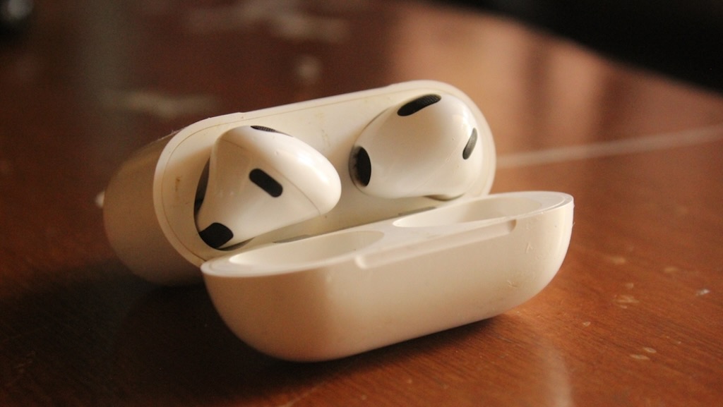 次期「AirPods」、2つのモデルが秋にデビューか!?