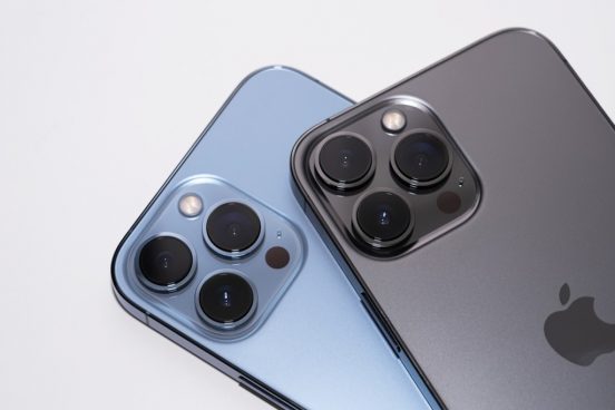 「iPhone 16 Pro」、新ボタンを搭載!? ケースで見つかった謎の穴とは
