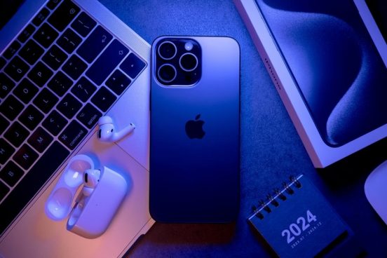 次期「iPhone 16 Pro」はさらに美しくなる！ アップルの新たなチタン加工技術とは？