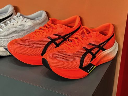 アシックスがトップアスリート向けランニングシューズ「METASPEED PARIS」で頂上を目指す！