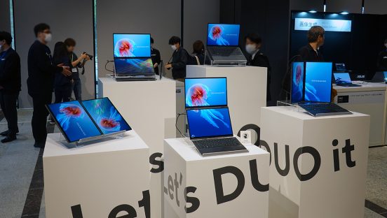 複数のスタイルで使える2画面ノートPC！ 「ASUS Zenbook DUO」など新モデルが登場
