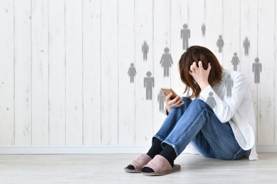 他人と関わらずに承認欲求を満たす!? 謎のSNS風アプリ「Palmsy」とは？