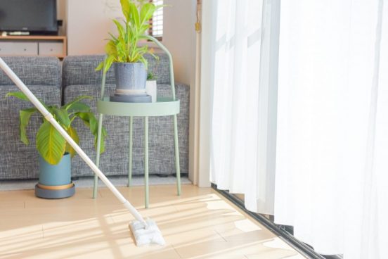 こまめな簡単掃除で楽になる！花粉や黄砂を除去する玄関・窓・居室の掃除術