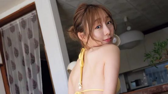 よゐこ有野晋哉のBOMB連載300回ご褒美グラビアに須田亜香里が水着で登場！4・8トークイベントに本郷柚巴＆甲斐心愛もゲスト出演
