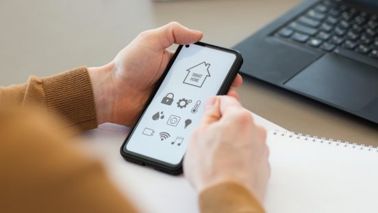 スマートホーム初心者が最初に買うべき！「スマートリモコン」選びの条件と使い道