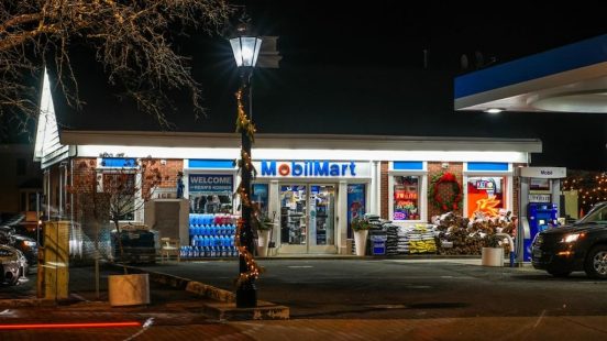 米で「ガソリンスタンドのハンバーガー」がブーム！ 行列ができるのはなぜ？